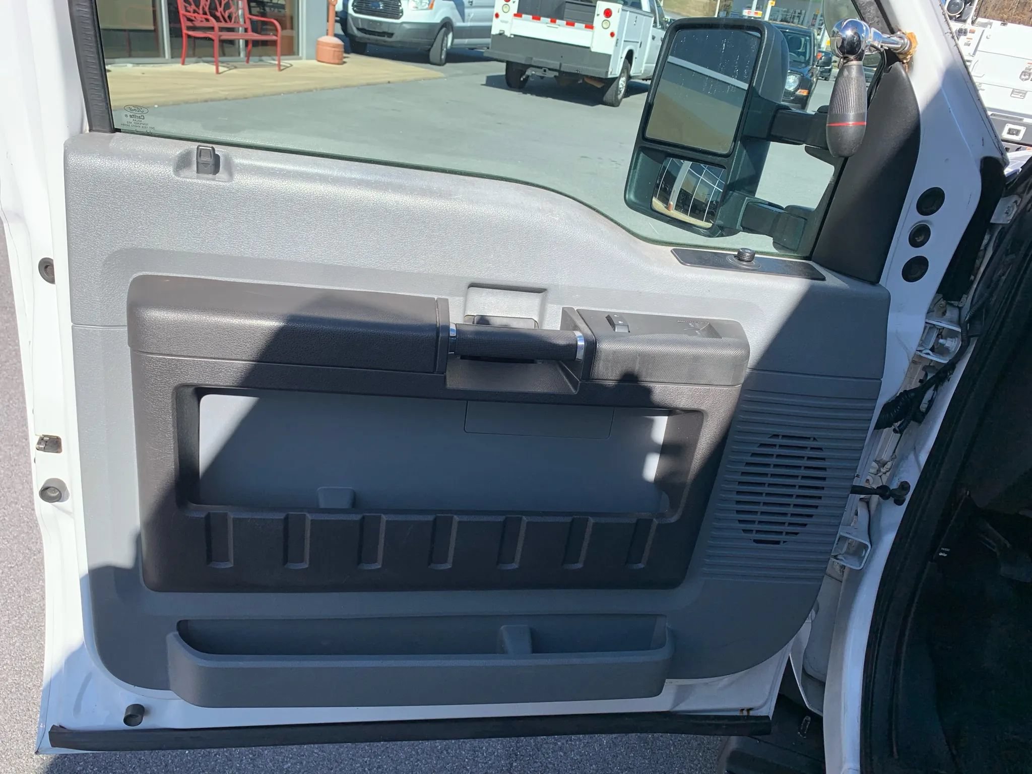 Used 2016 Ford F550 4x4 Regular Cab Super Duty image 9
