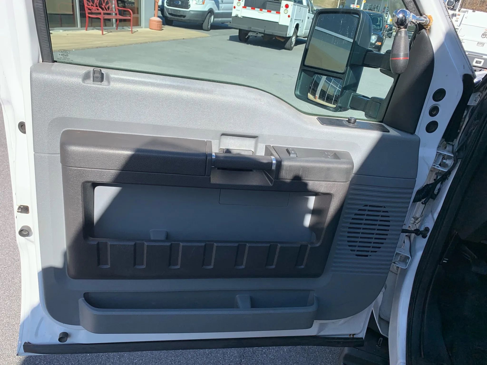Used 2016 Ford F550 XL 165  W.B. 2D image 9