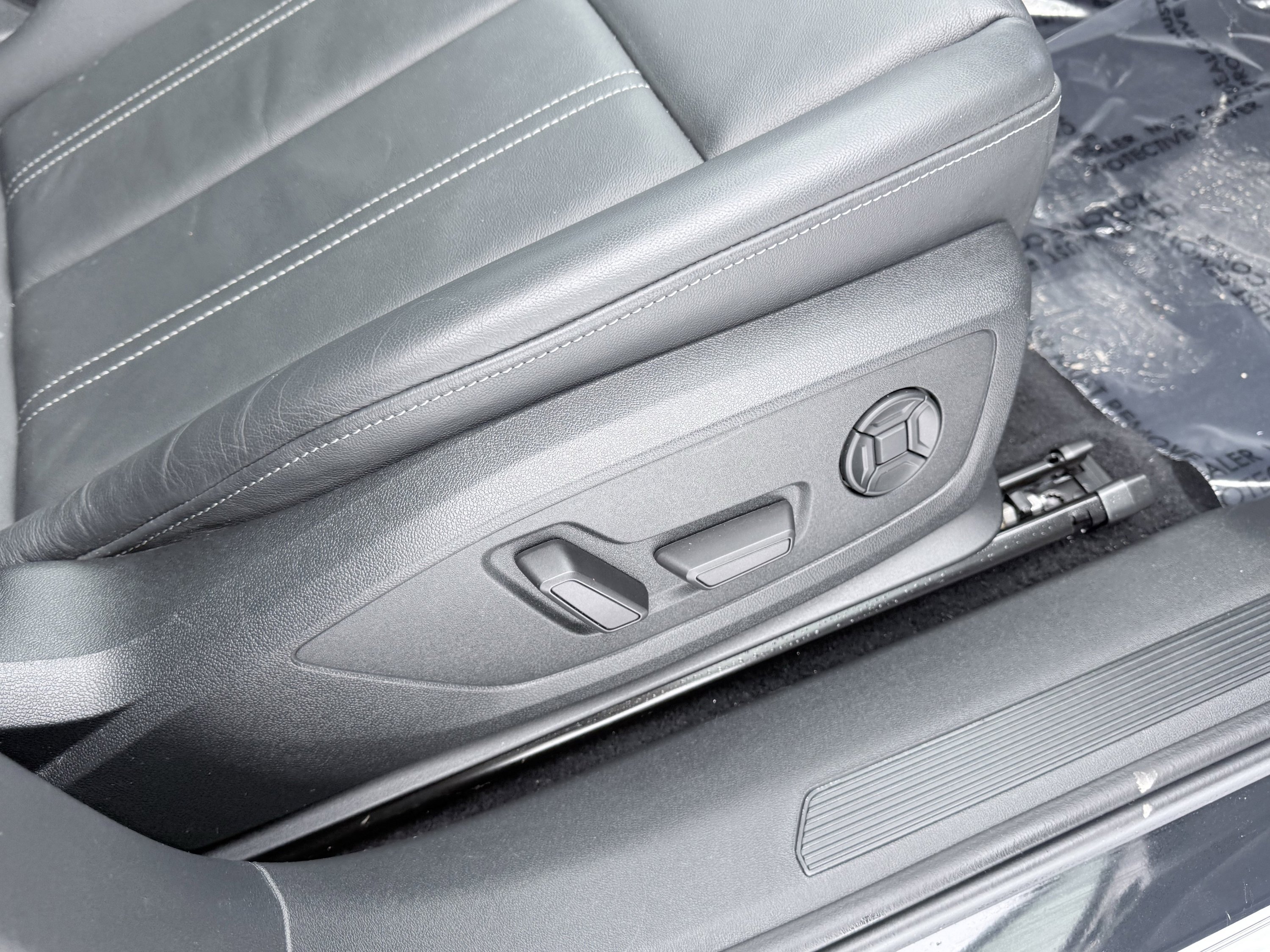 Used 2023 Audi Q4 e-tron Premium Plus w/ Premium Plus image 56