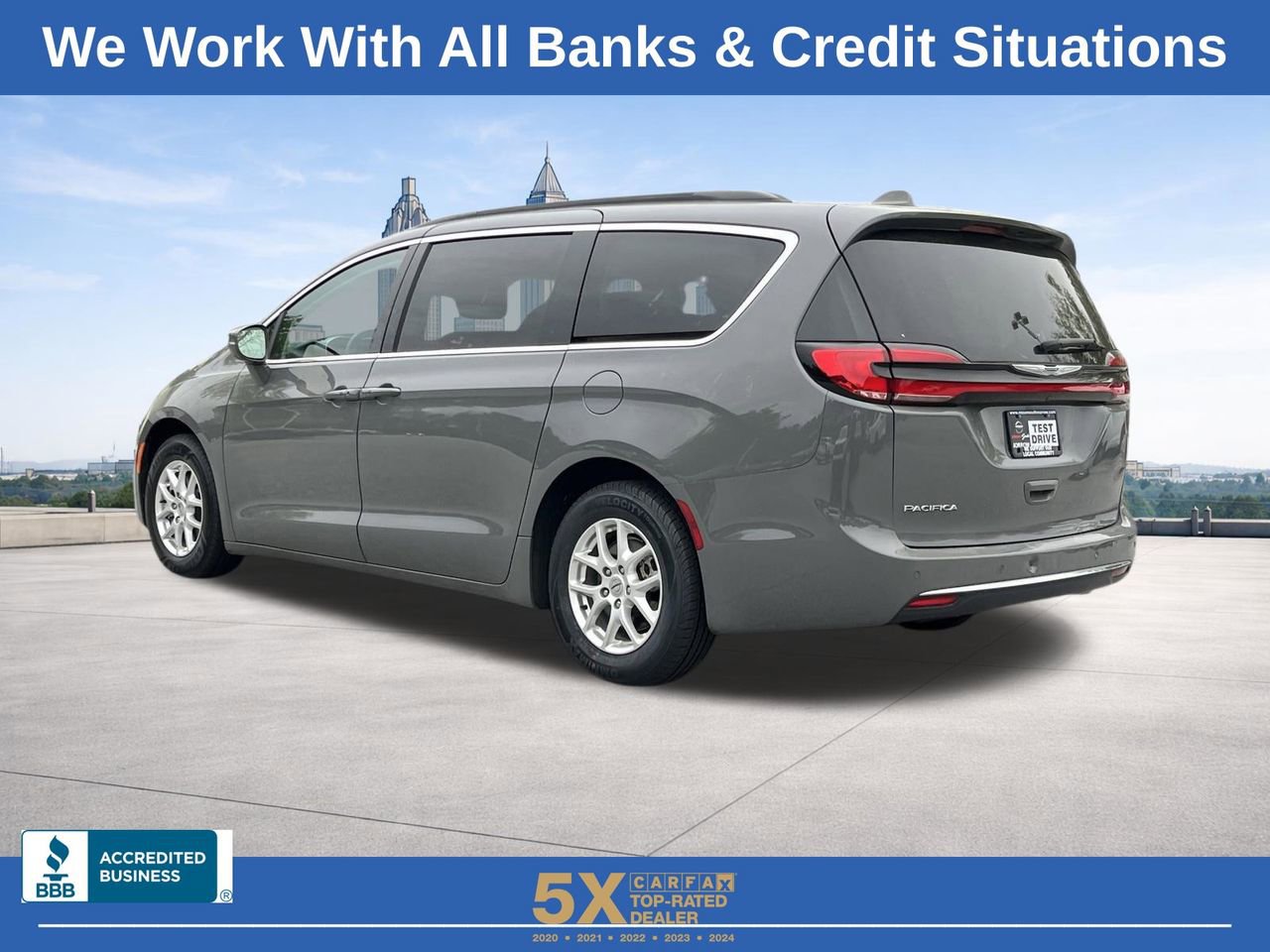 Used 2022 Chrysler Pacifica Touring-L image 24