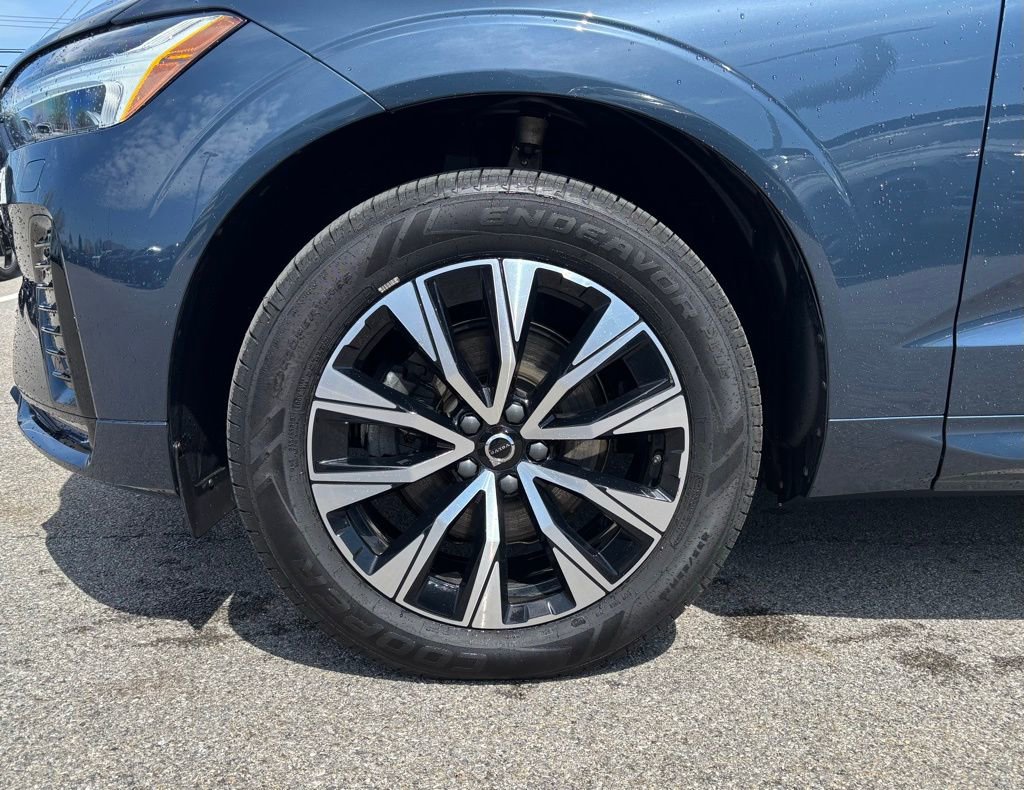 Used 2024 Volvo XC60 B5 Core w/ Climate Package AWD/4WD image 29