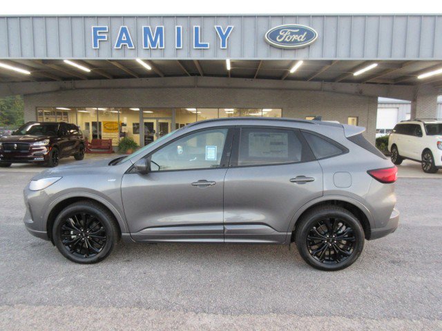 Used 2024 Ford Escape ST-Line Elite w/ Premium Technology Package image 2