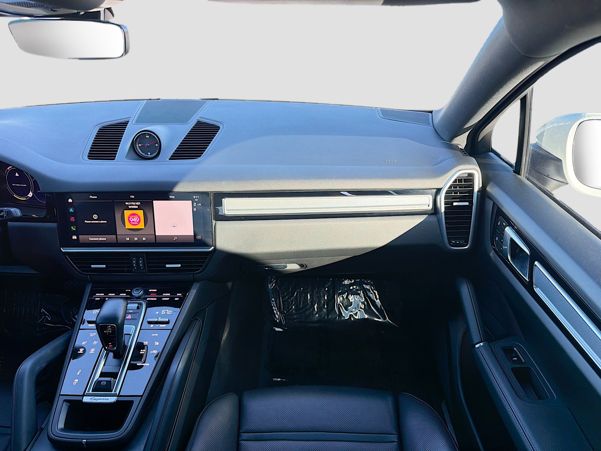 Used 2023 Porsche Cayenne Platinum Edition image 18