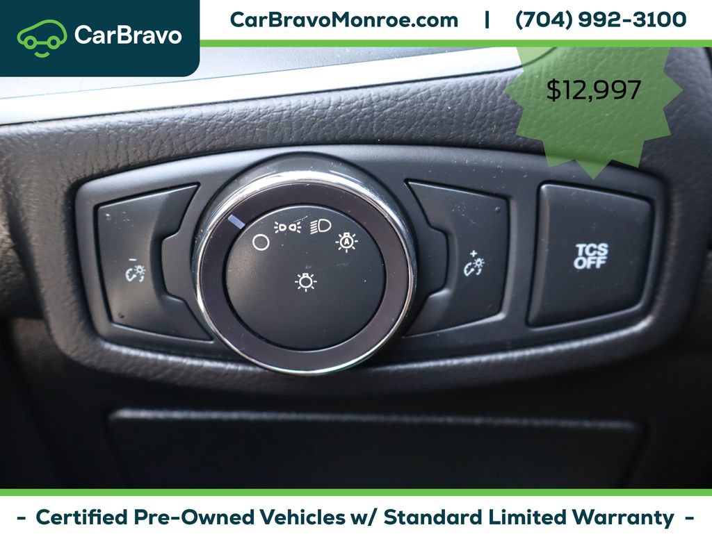 Used 2020 Ford Edge SE w/ Cargo Accessory Package FWD image 23