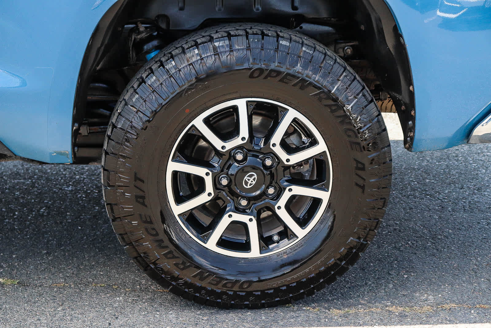 Used 2019 Toyota Tundra SR5 w/ TRD Off Road Package AWD/4WD image 11