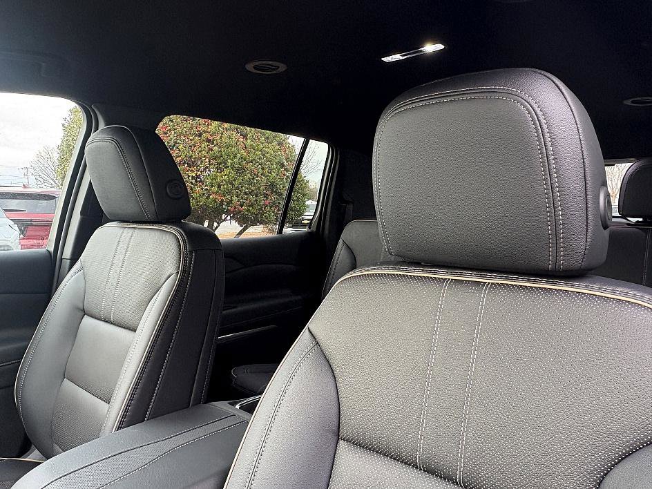 New 2026 Chevrolet Traverse High Country image 17