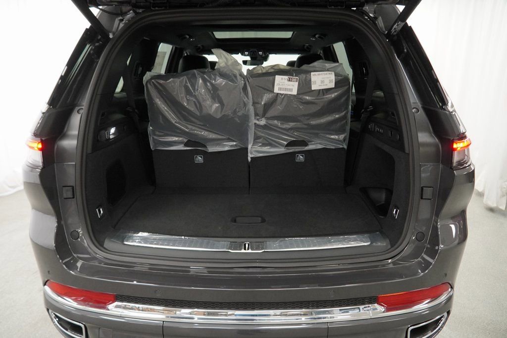 New 2025 Jeep Grand Cherokee L Overland w/ Trailer Tow Package image 32