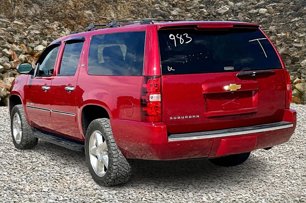 Used 2014 Chevrolet Suburban LTZ image 12