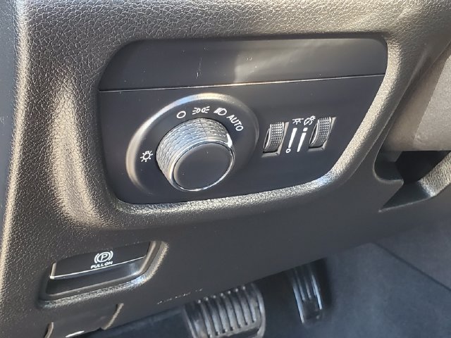 Used 2023 Jeep Grand Cherokee L Laredo w/ Luxury Tech Group I AWD/4WD image 7