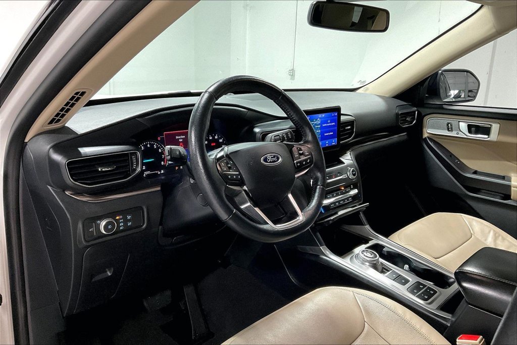Used 2020 Ford Explorer Limited RWD image 16