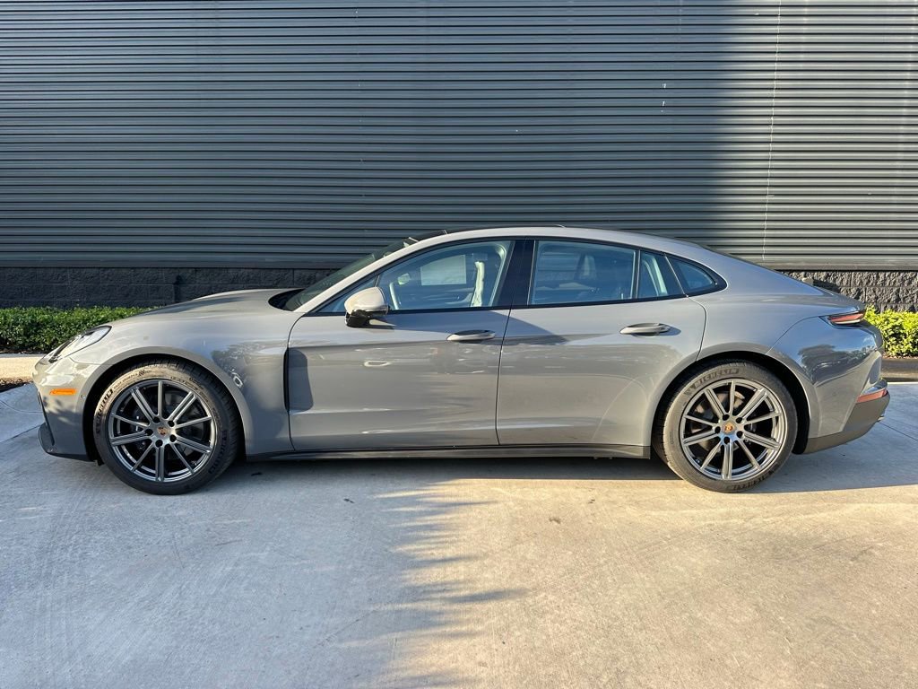 Used 2026 Porsche Panamera image 2