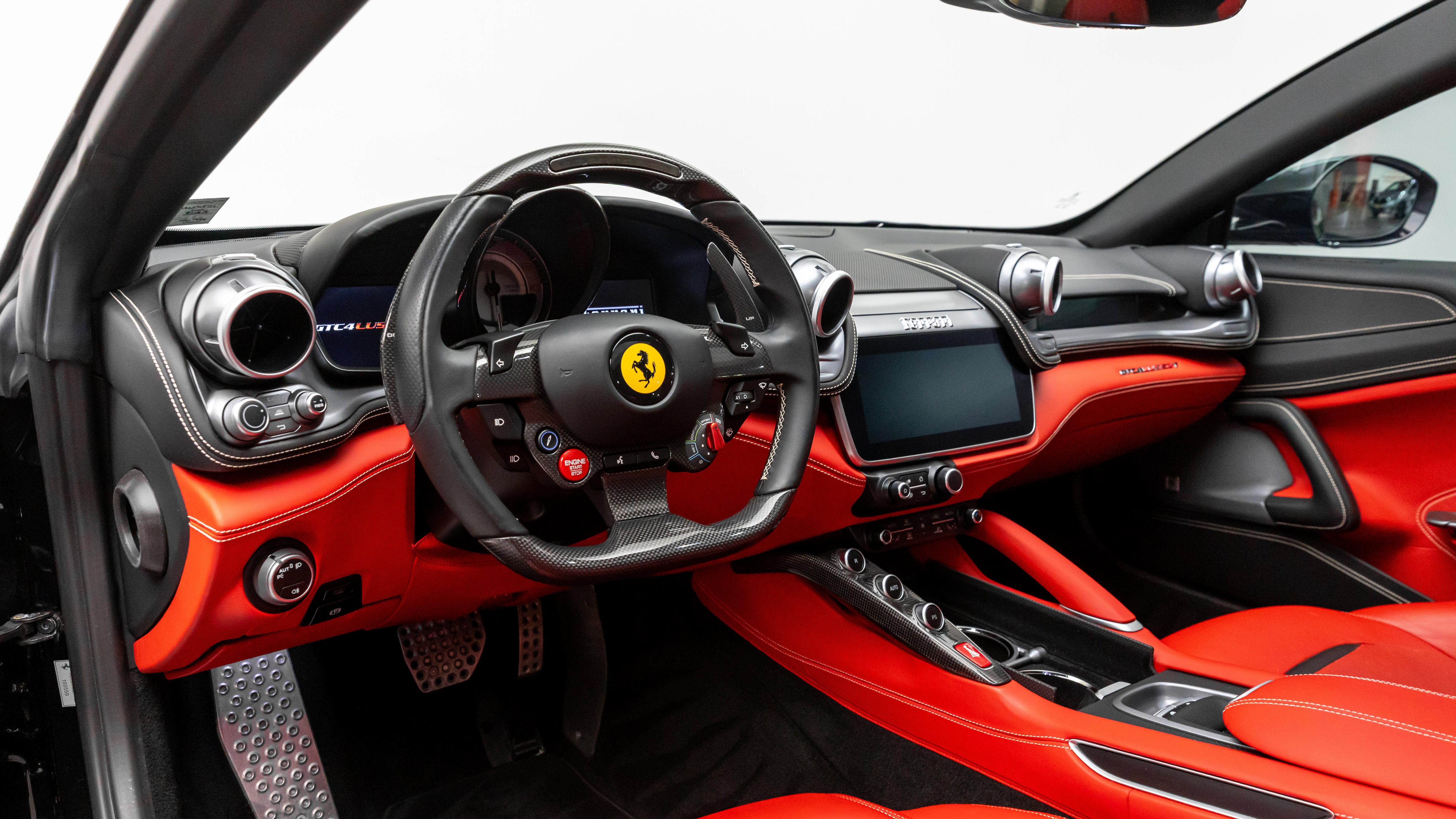 Used 2020 Ferrari GTC4Lusso T RWD image 4