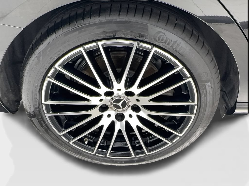 Used 2023 Mercedes-Benz C 300 Sedan image 16