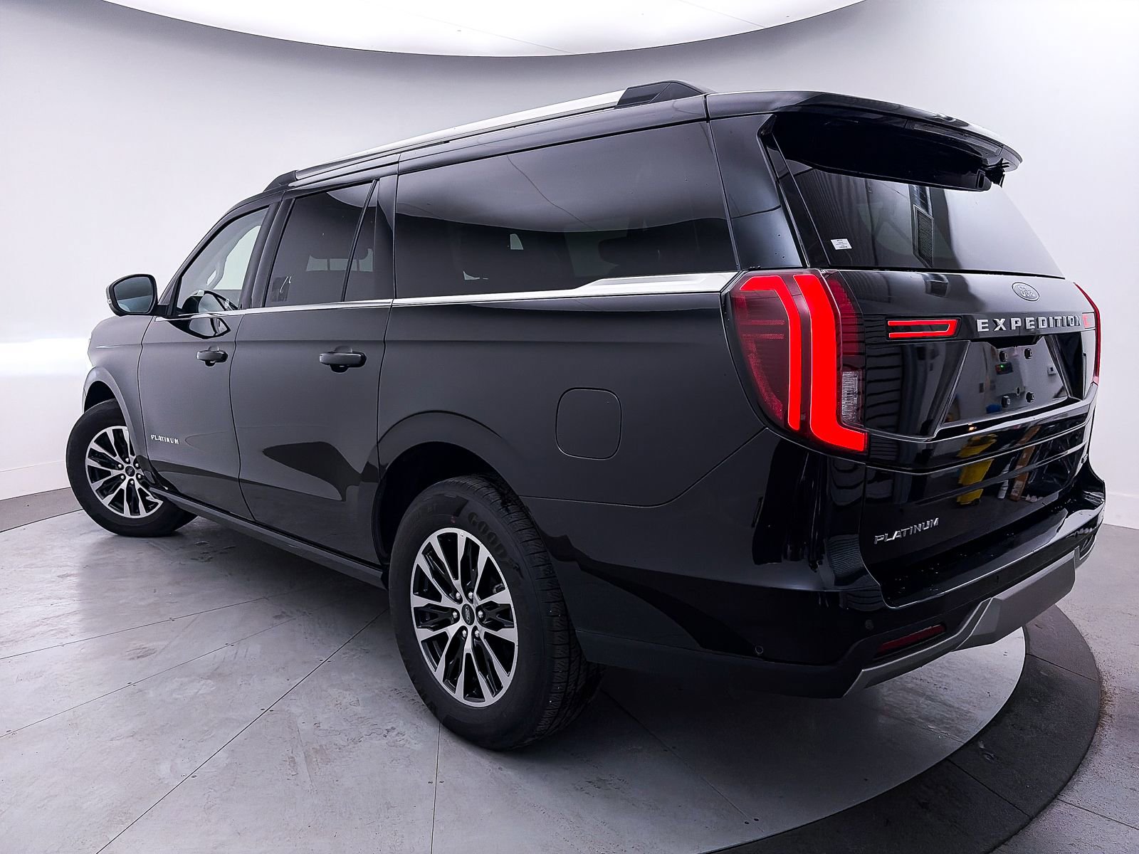 Used 2025 Ford Expedition Max Platinum image 15