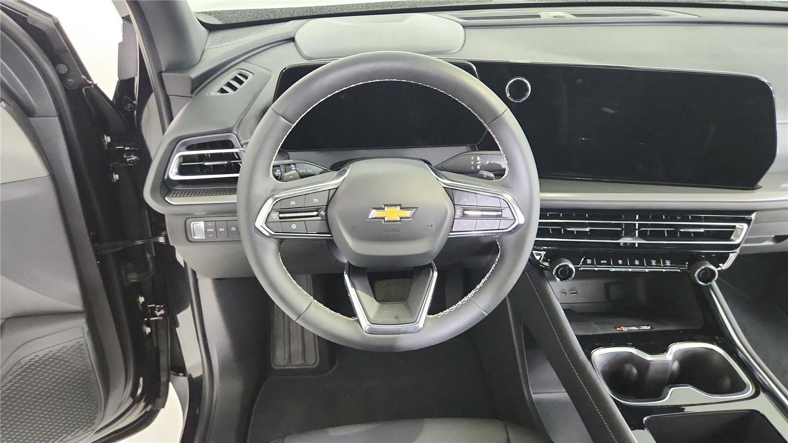 New 2026 Chevrolet Traverse LT image 12