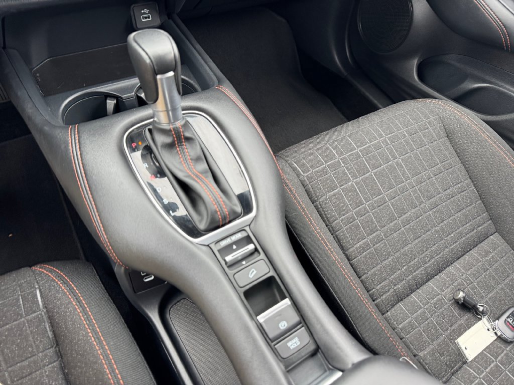 Used 2025 Honda HR-V Sport image 18