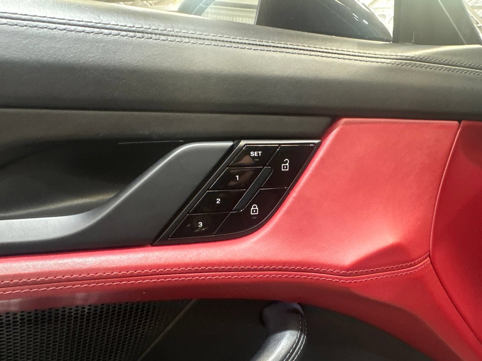 Used 2020 Porsche Taycan 4S AWD/4WD image 21