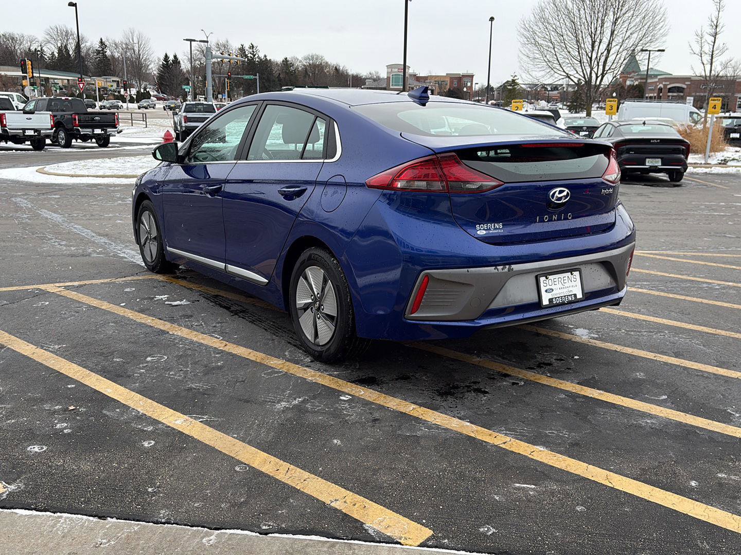 Used 2022 Hyundai Ioniq SE image 4