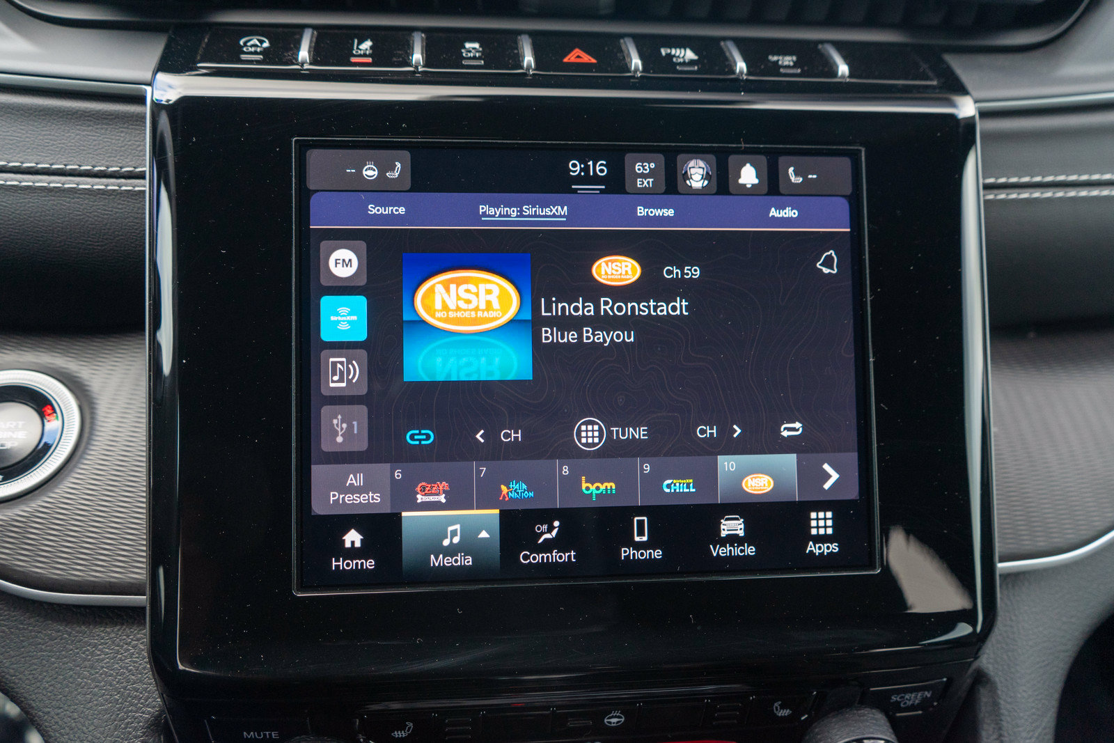 Used 2024 Jeep Grand Cherokee Altitude AWD/4WD image 17