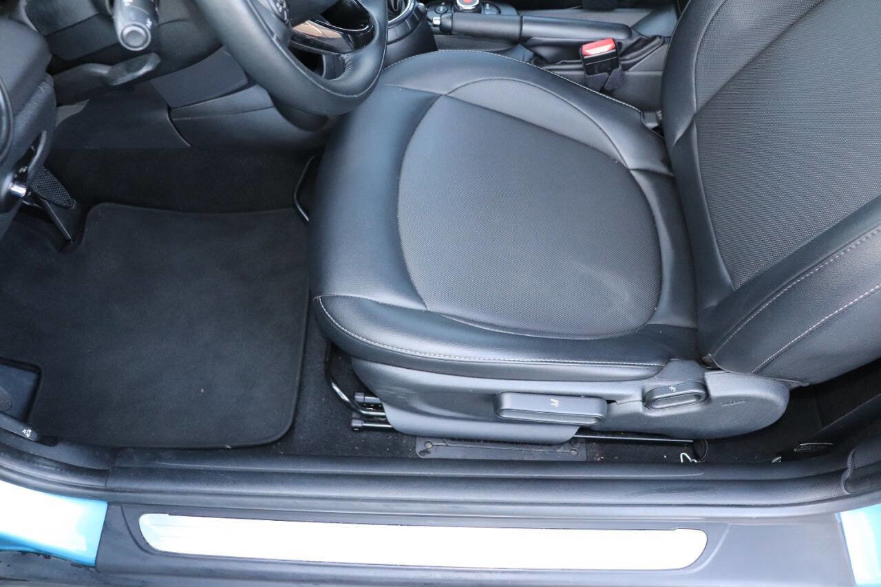 Used 2016 MINI Cooper 2-Door Hardtop image 15