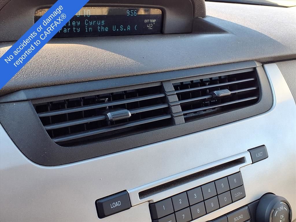 Used 2010 Ford Focus SE image 27