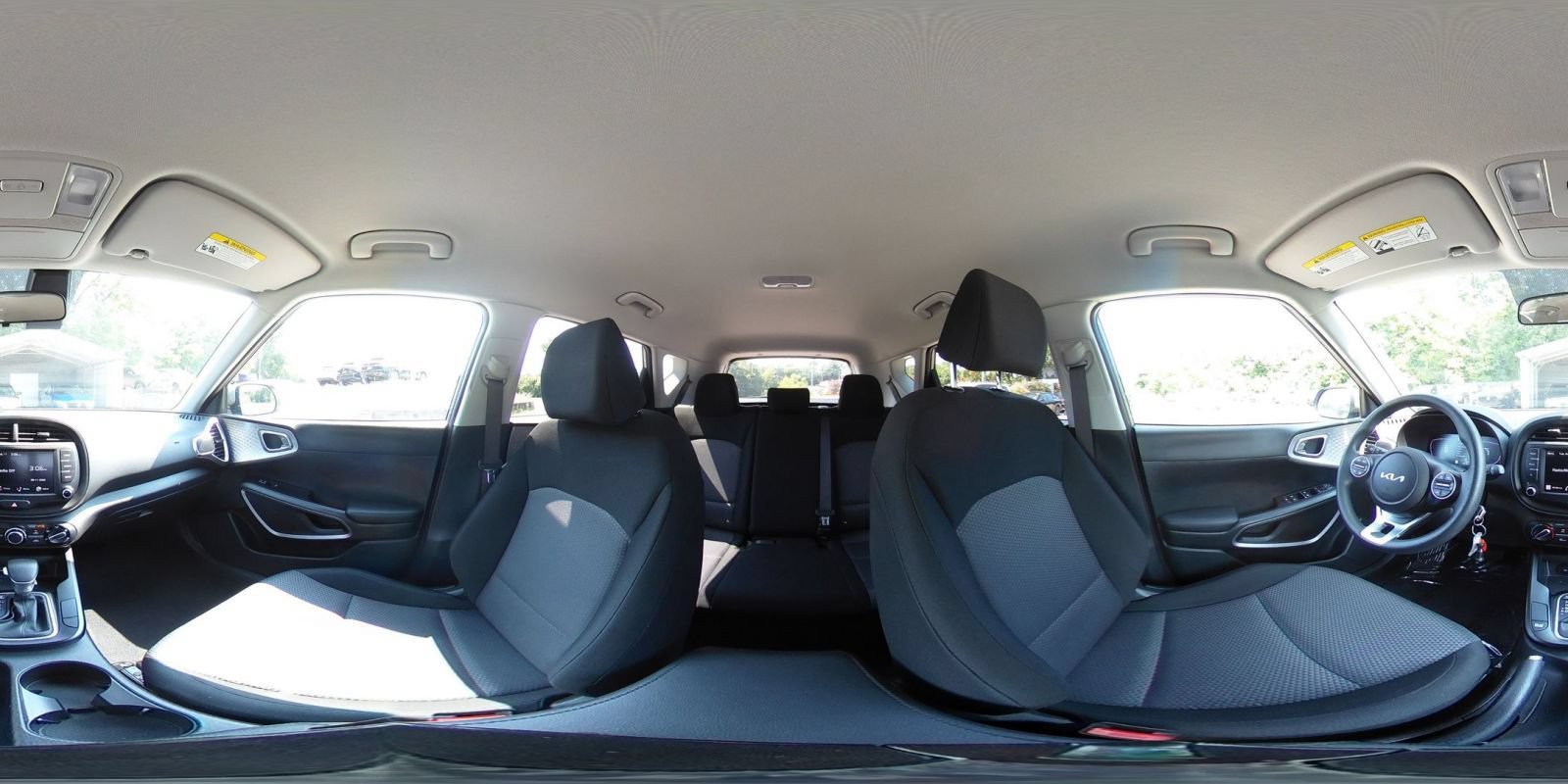 Used 2025 Kia Soul LX w/ LX Technology Package FWD image 39
