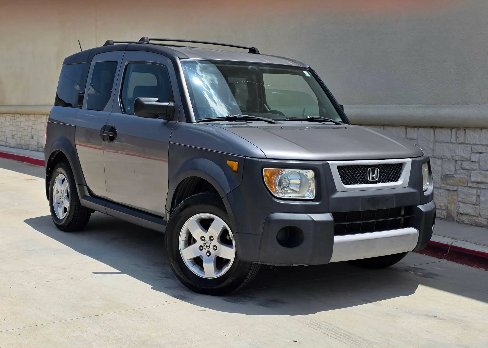 Used 2005 Honda Element EX image 1