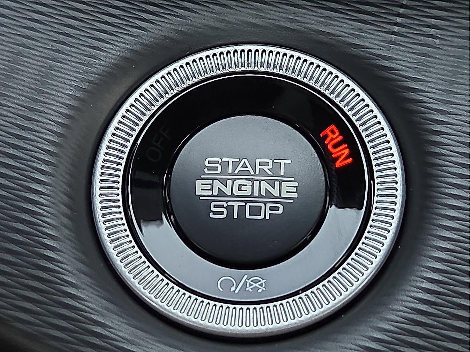 New 2025 Jeep Grand Cherokee Altitude image 19