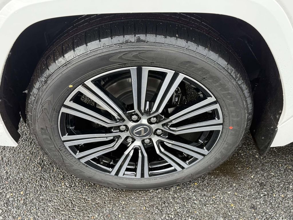 New 2026 Lexus LX 700h Luxury image 7