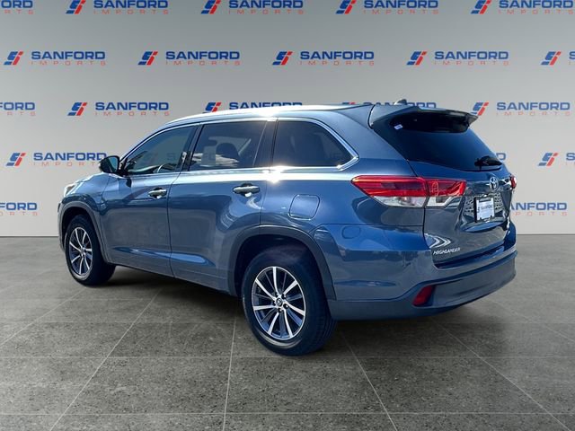 Used 2017 Toyota Highlander XLE image 3