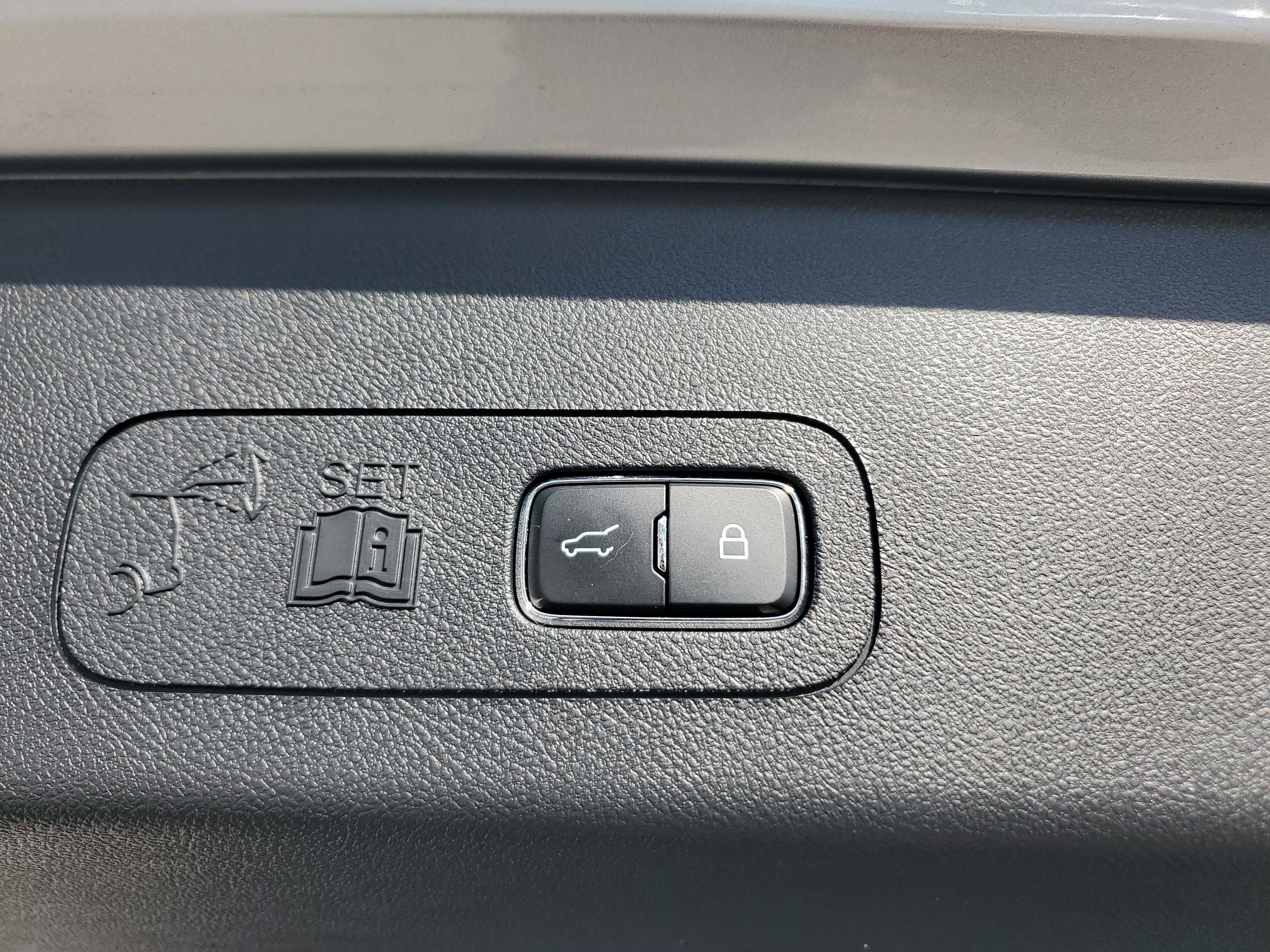 Used 2023 Lincoln Aviator Reserve w/ Equipment Group 201A image 18