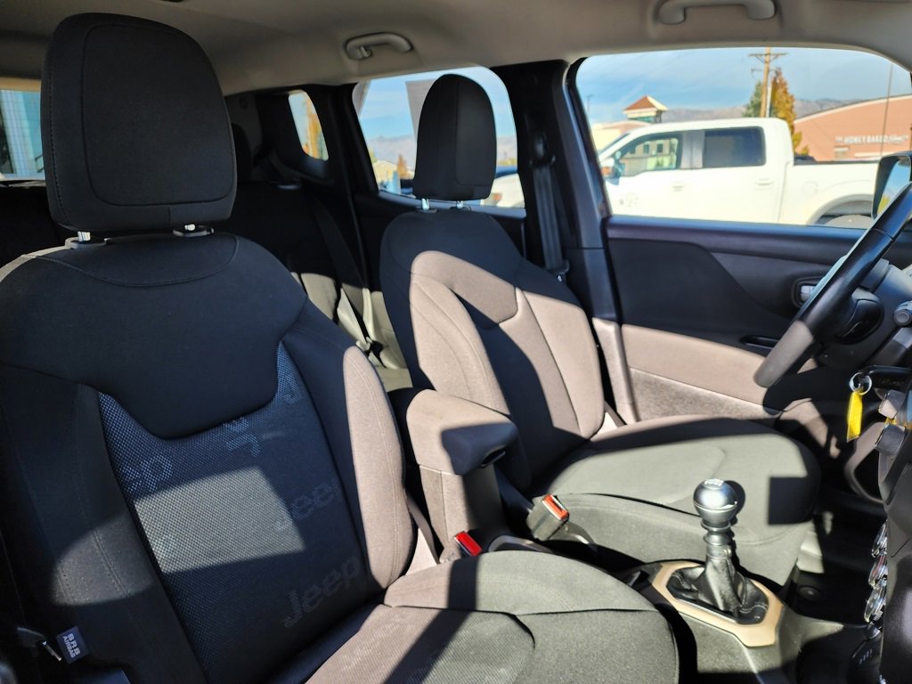Used 2016 Jeep Renegade Latitude image 14
