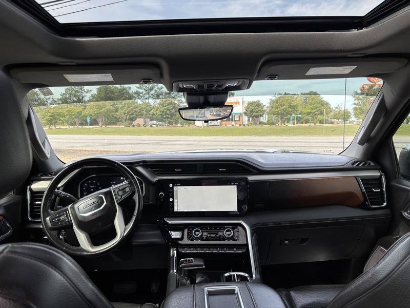 Used 2022 GMC Sierra 1500 Denali w/ Denali Reserve Package AWD/4WD image 9