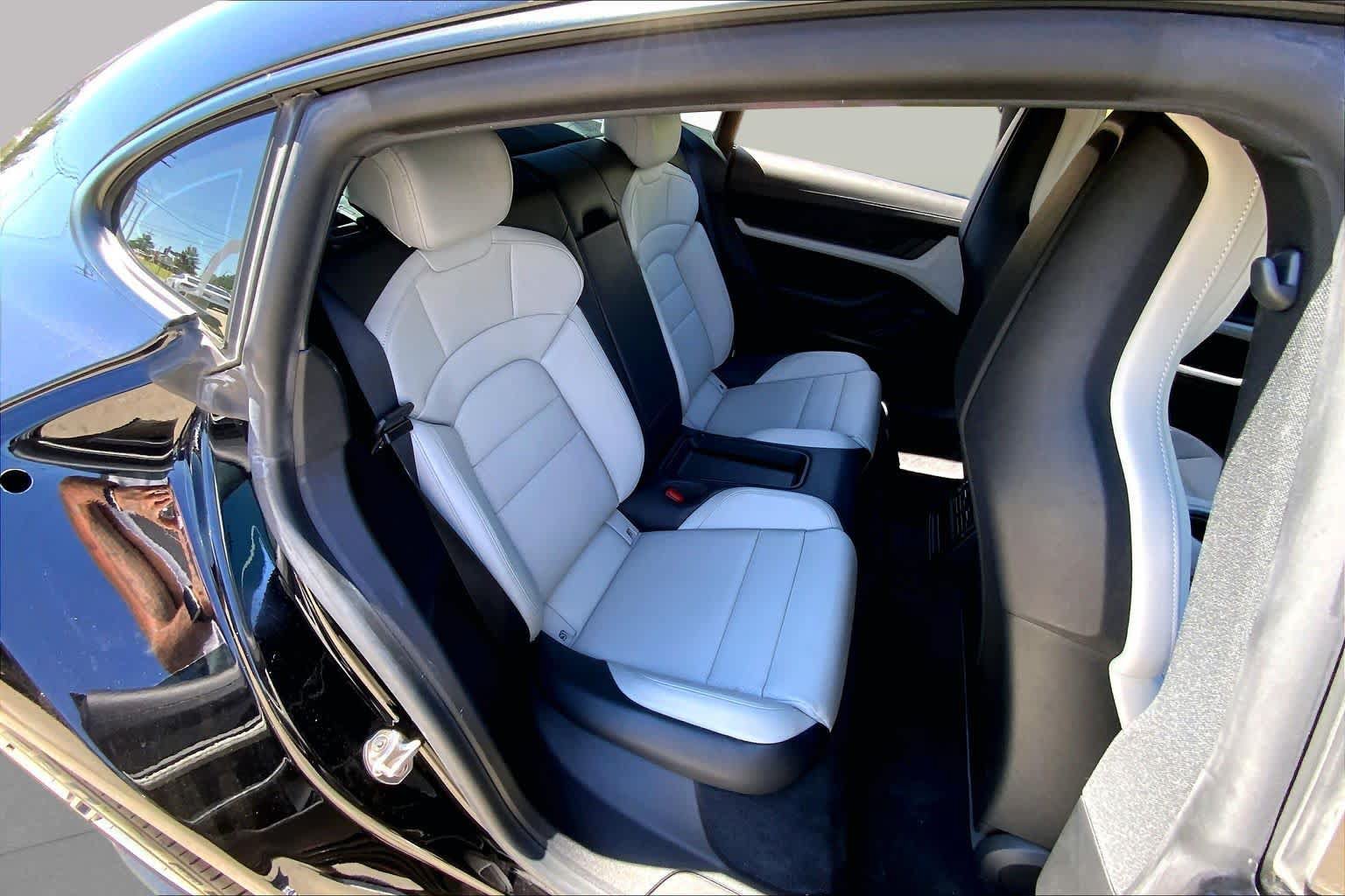 Used 2022 Porsche Taycan RWD image 17