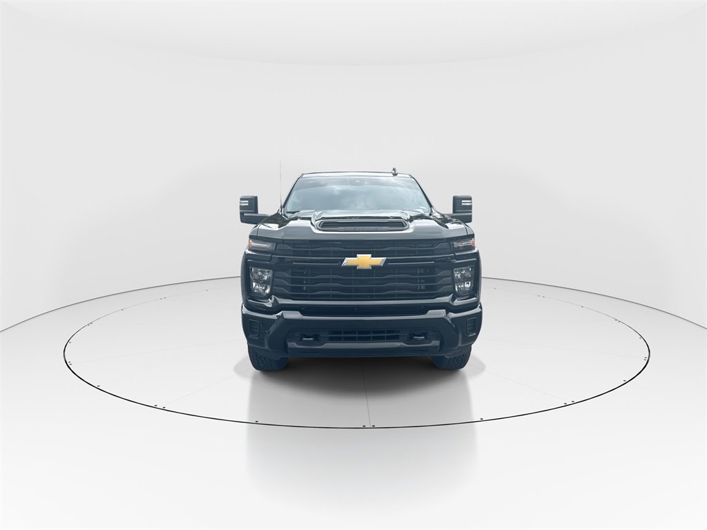 Used 2025 Chevrolet Silverado 2500 Custom image 3