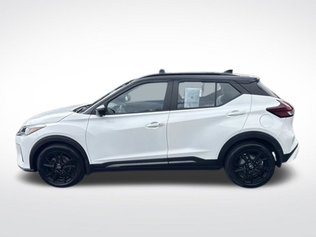 Used 2023 Nissan Kicks SR w/ SR Premium Package FWD image 5