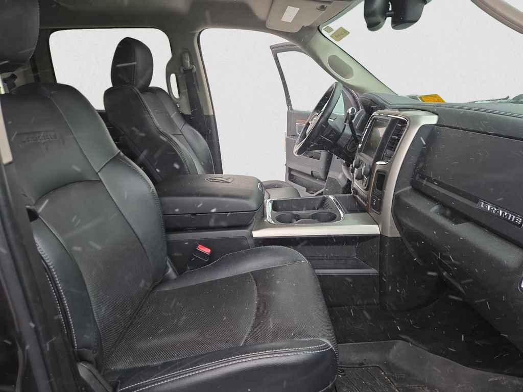 Used 2016 RAM 3500 Laramie image 16
