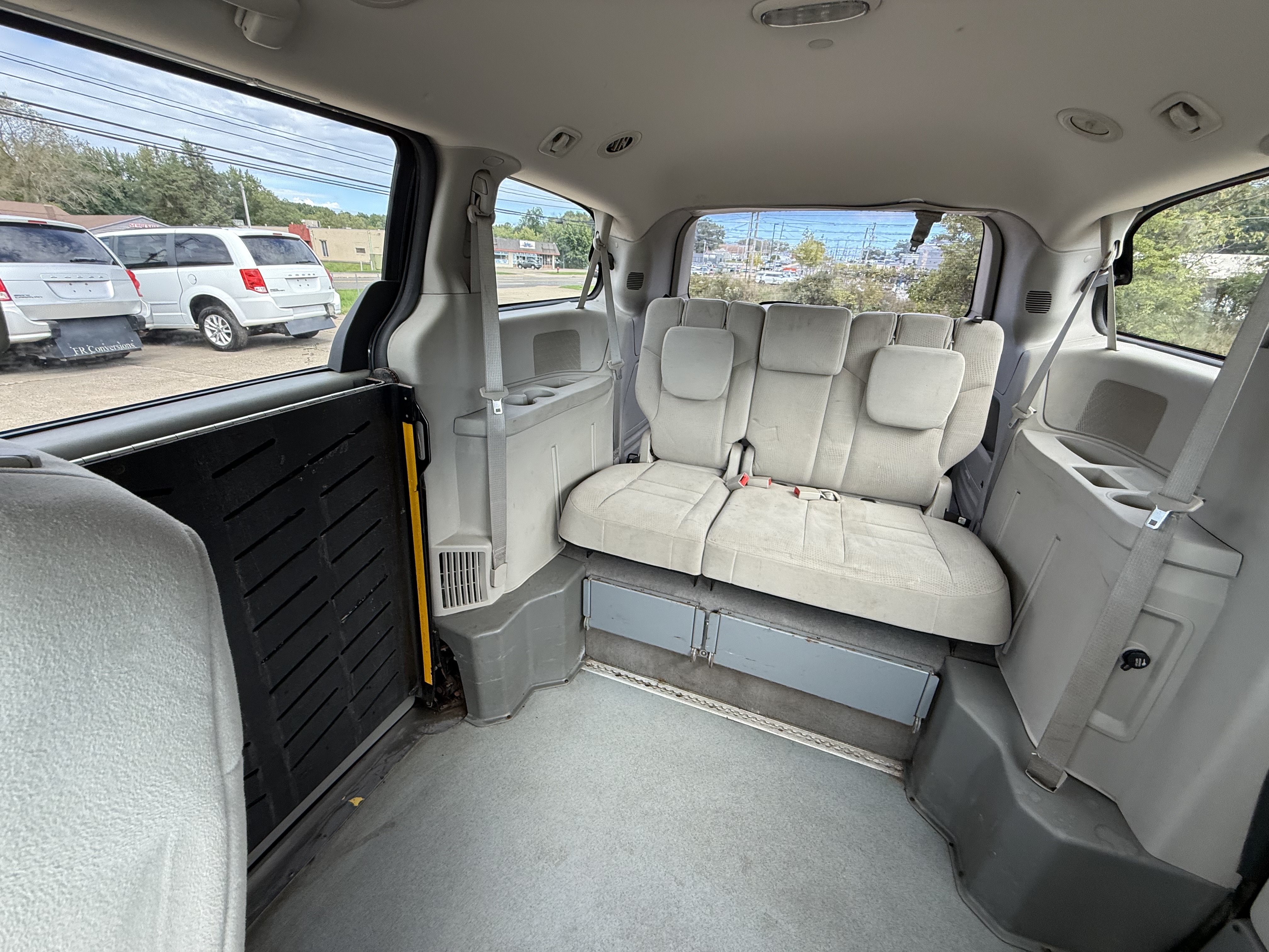 Used 2014 Dodge Grand Caravan SE w/ Quick Order Package 29E SE FWD image 23