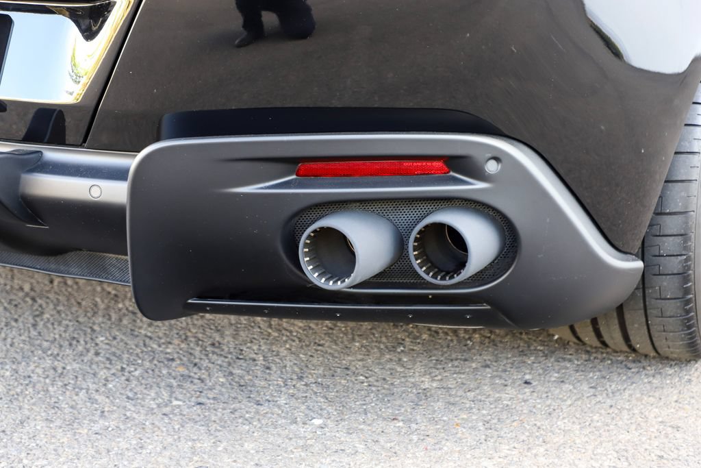 Certified 2025 Ferrari Roma Spider RWD image 63