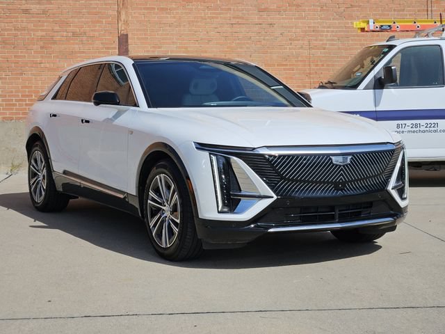 Used 2024 Cadillac Lyriq Luxury w/ LPO, Floor Liner Package AWD/4WD image 3