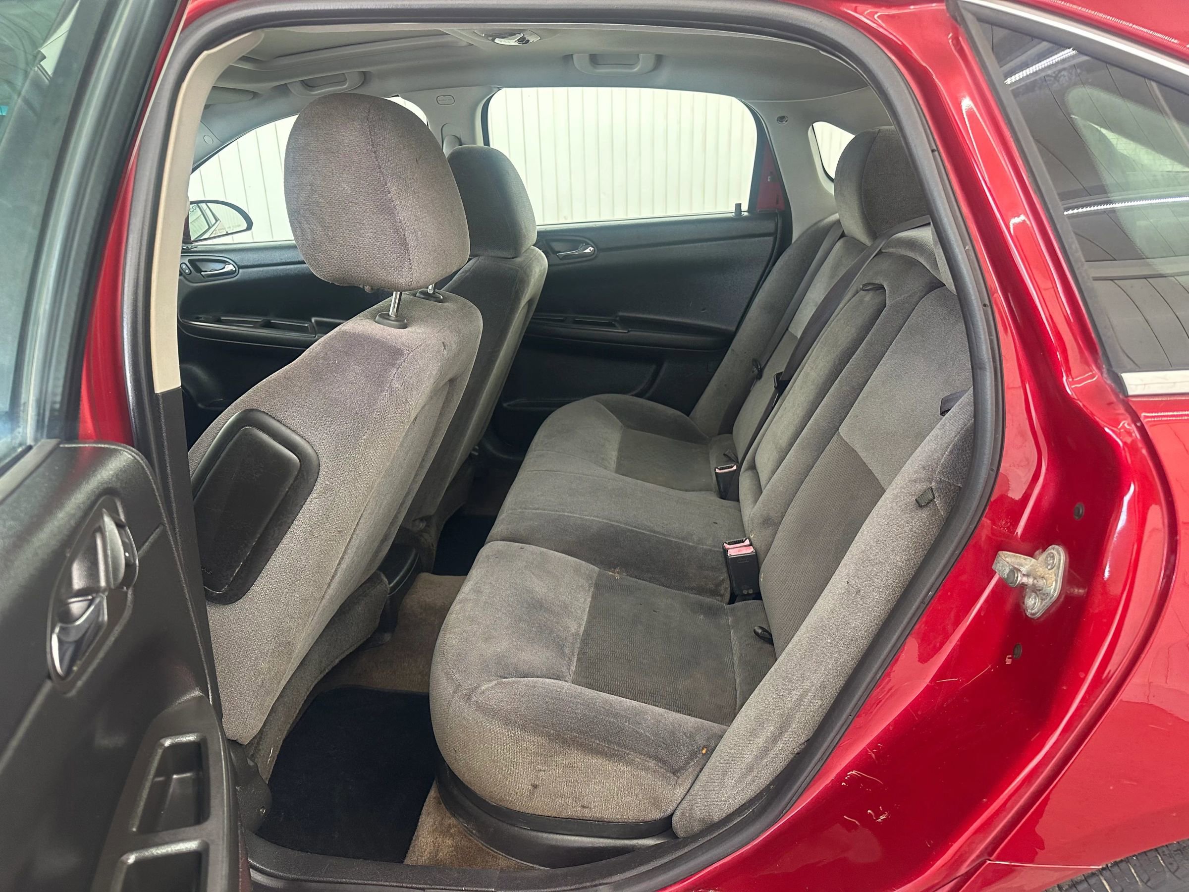 Used 2015 Chevrolet Impala LT w/ LT Sunroof Package image 12