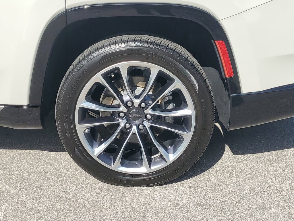 Used 2022 Jeep Wagoneer Series III w/ Premium Group I image 12