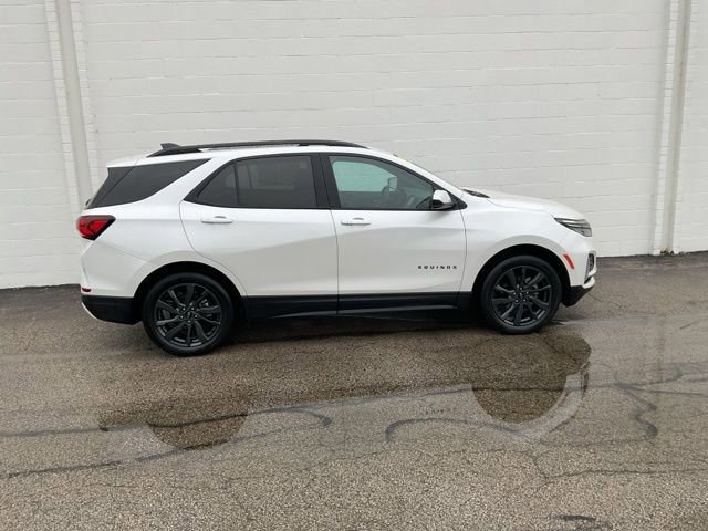 Used 2023 Chevrolet Equinox RS image 3