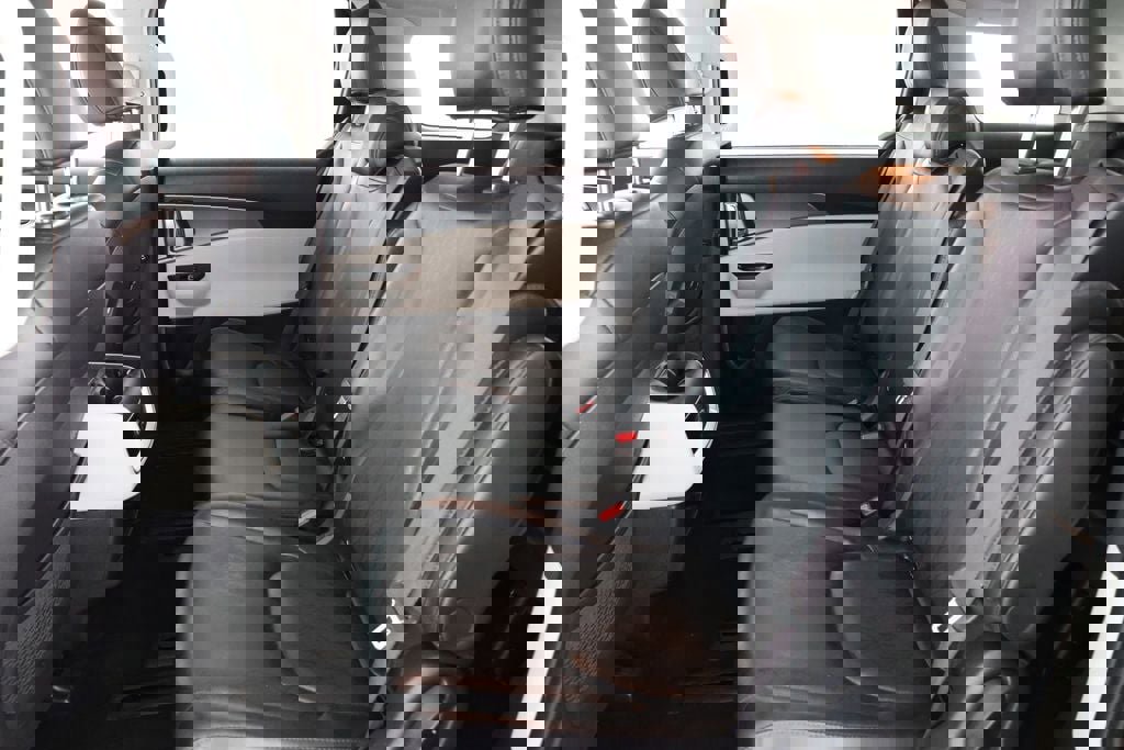 Used 2022 Kia Carnival LX image 21