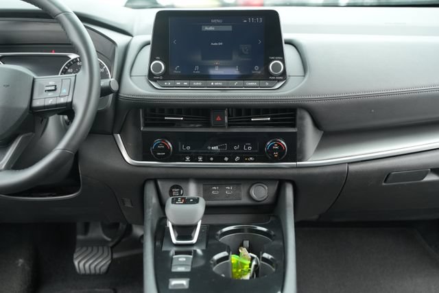 Used 2025 Nissan Rogue SV FWD image 29