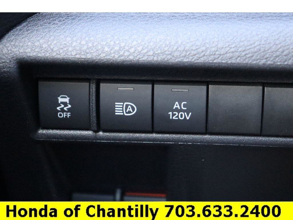 Used 2025 Toyota Sienna XLE Woodland Edition image 14