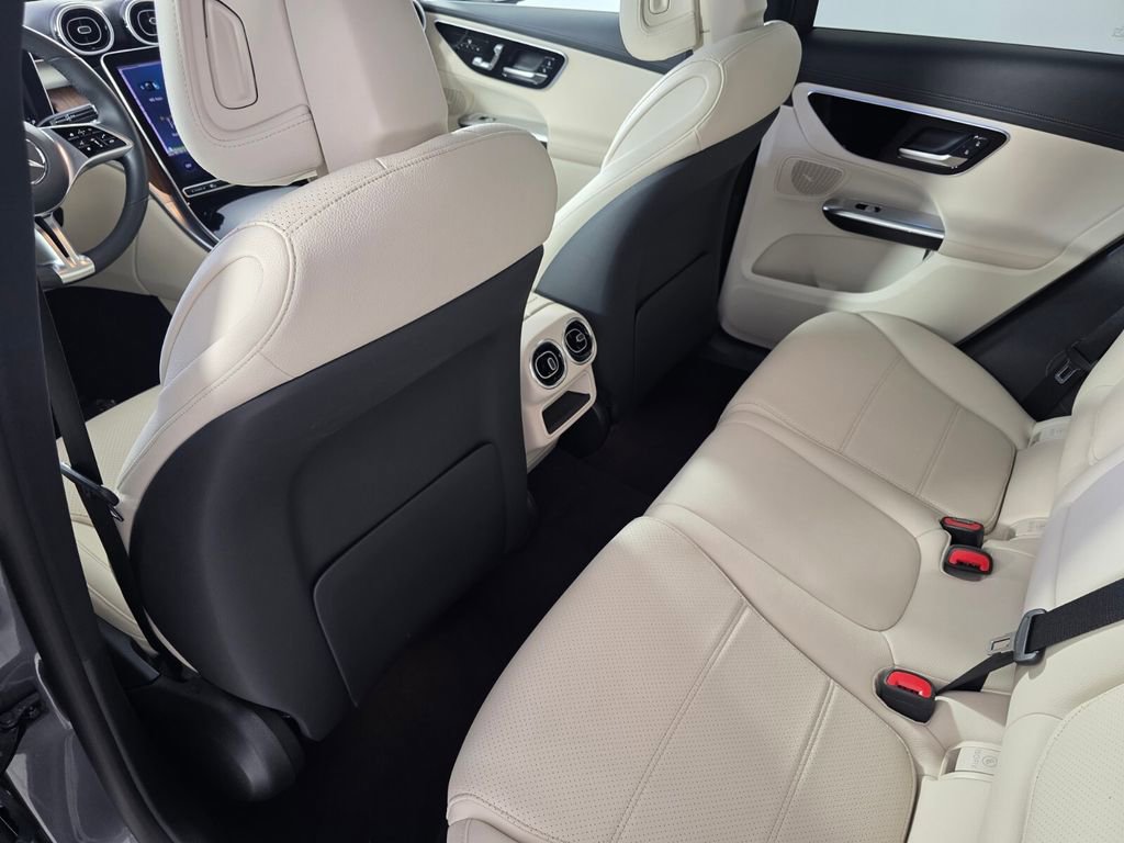 Used 2023 Mercedes-Benz GLC 300 4MATIC image 15