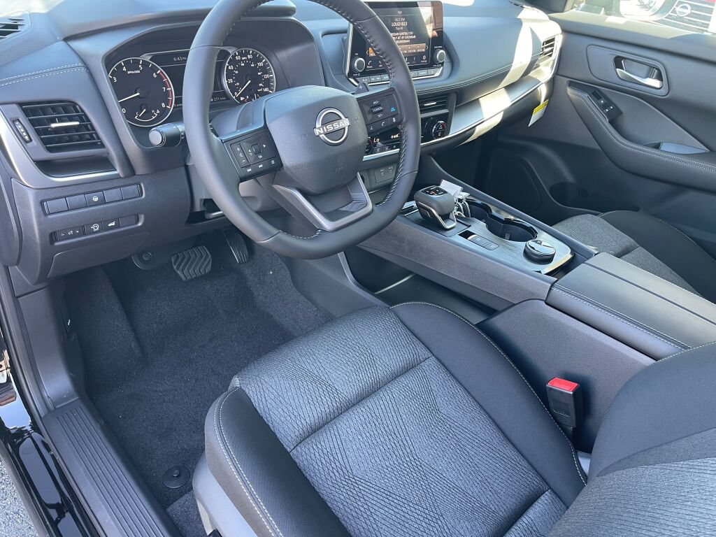 Used 2026 Nissan Rogue SV AWD/4WD image 7