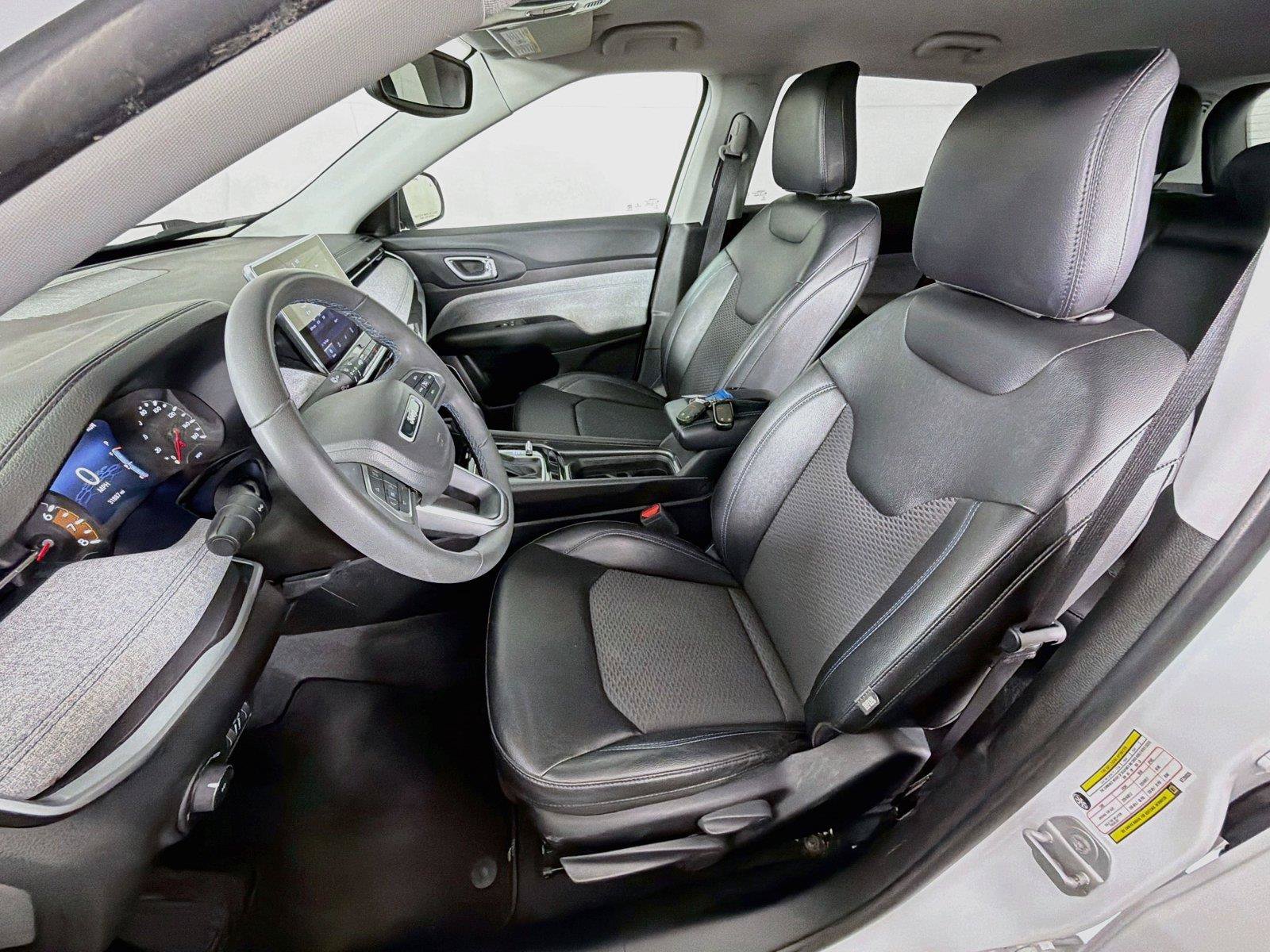 Used 2022 Jeep Compass Latitude AWD/4WD image 2