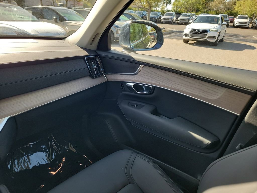 Certified 2025 Volvo XC90 B5 Plus image 20